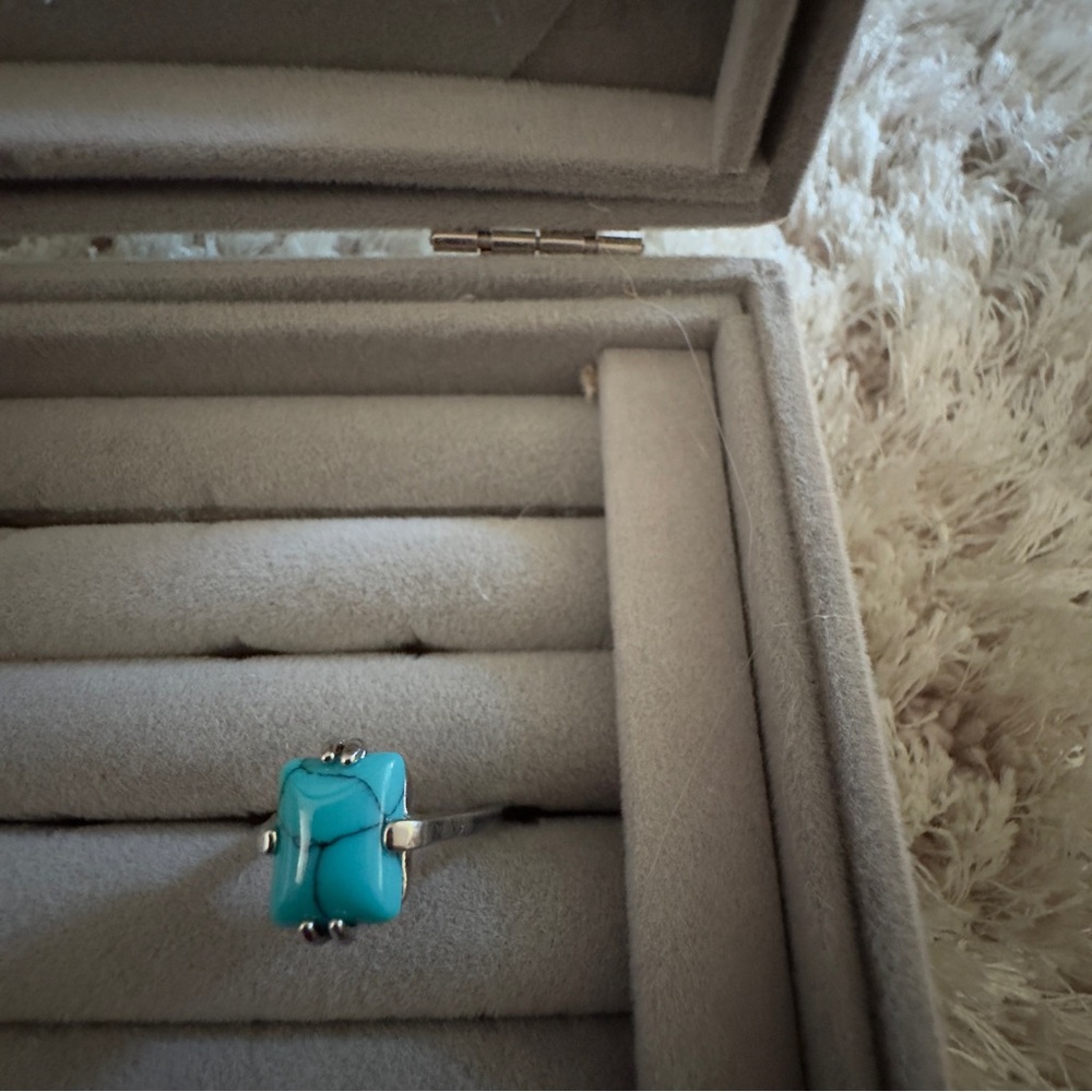 Turquoise Silver Ring size 8. vintage